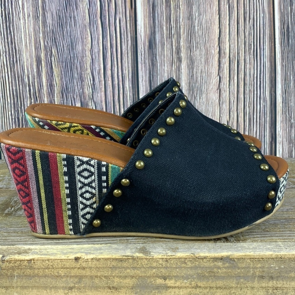 Rampage Quizzy Black Canvas Tops With Funky Print Heel Wedges-Size 7.5